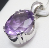 Wisior z białego złota z ametystem