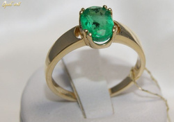 Pierścionek ze szmaragdem ze złota żółtego PI350d