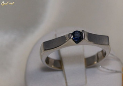 Pierścionek z szafirem , ze złota białego Pi 287a
