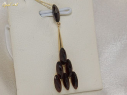 Wisiorek z granatami ze złota żółtego 05