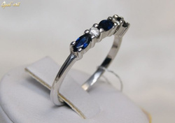 Pierścionek z szafirami i brylantami, ze złota białego Pi 236c