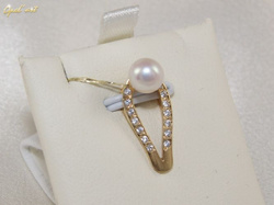 Wisiorek z perłą ze złota żółtego 03