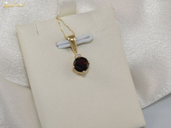 Wisiorek z granatem ze złota żółtego 14