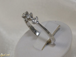 Pierścionek z brylantami, ze złota białego Pi 355